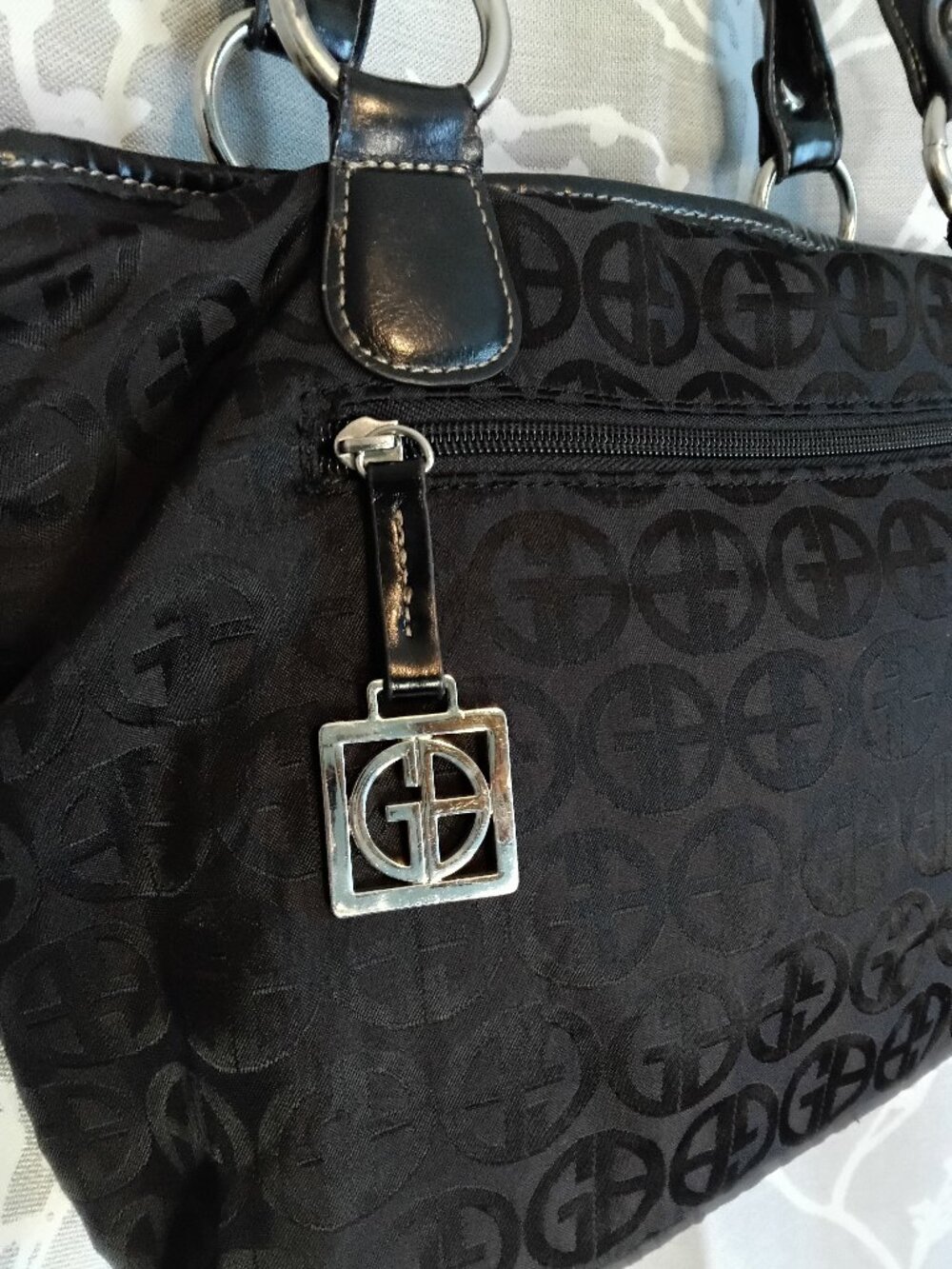 Giani Bernini Black Signature Monogram Jacquard Shoulder Bag - Picture 4 of 12
